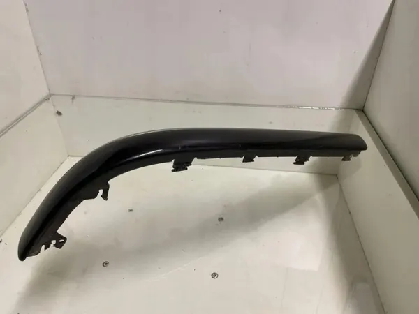 OEM 3B9807792C Oikea takapuskarin lista VW Passat B6 image 3