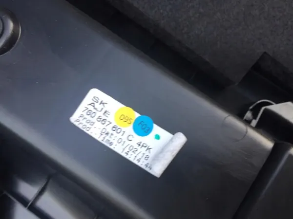 OEM 760867601C Garniture Hayon VW Touareg III image 4