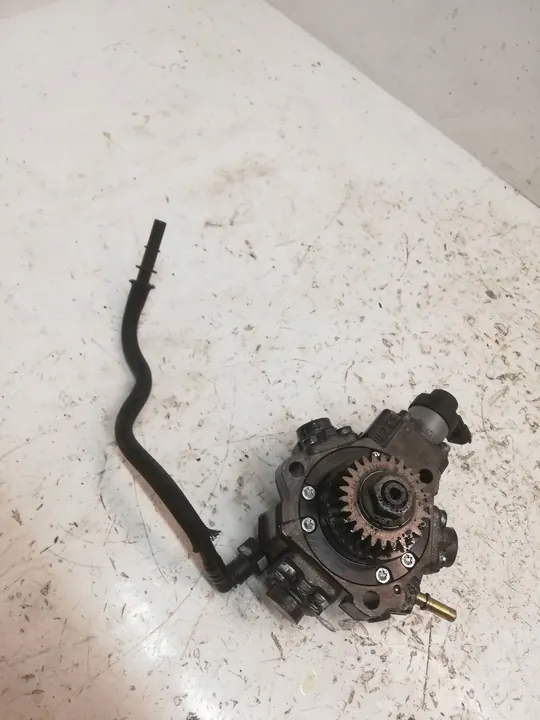 Bomba de combustible de alta presión Nissan Qashqai 2016 OEM image 7