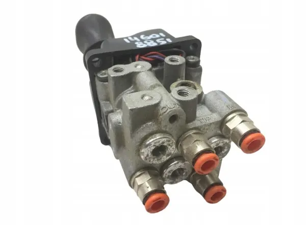 Levier hydraulique DAF OEM 71094 - État utilisé image 3