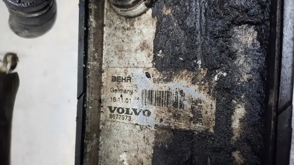 Enfriador de aceite Volvo XC90 I 8677973 image 4