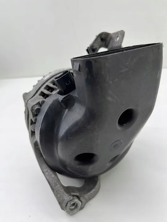 BMW F20 F21 Vaihtovirtageneraattori 7605060 image 4