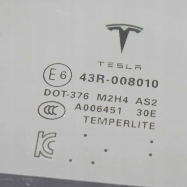 Vitre Arrière Gauche Tesla Model S OEM 105182000E 2018 image 6