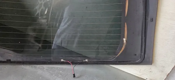 Vitre arrière Mercedes ML W164 OEM - Teintée foncée image 6