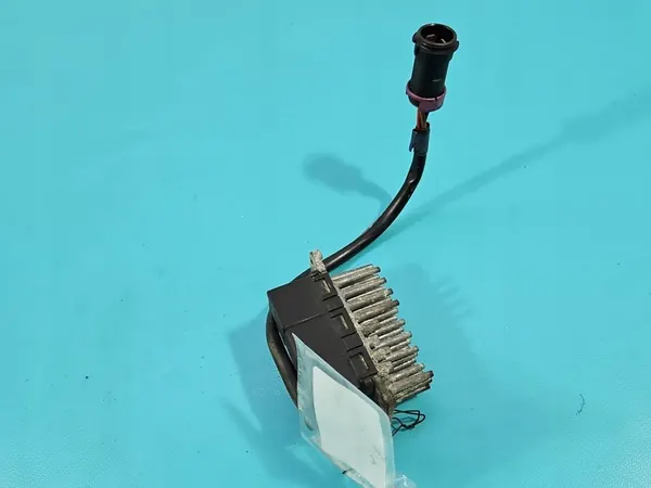 Weerstand Audi A8 D2 4A0820521A image 4