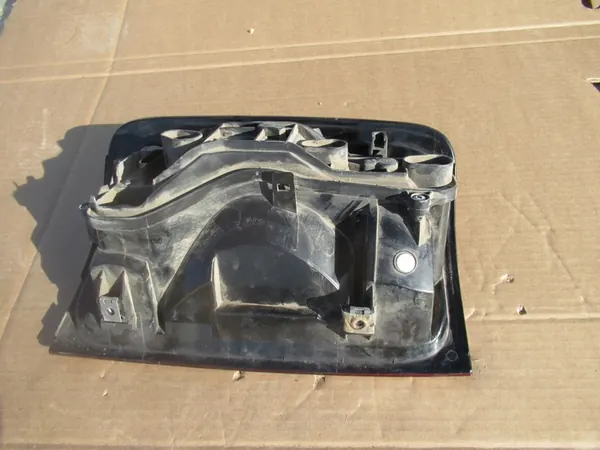 Lámpara Trasera LED Derecha VW Amarok Lift image 2