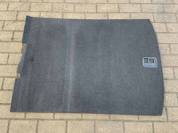 Audi A4 B9 Tavaratilan matto OEM 8W5863463F image 2