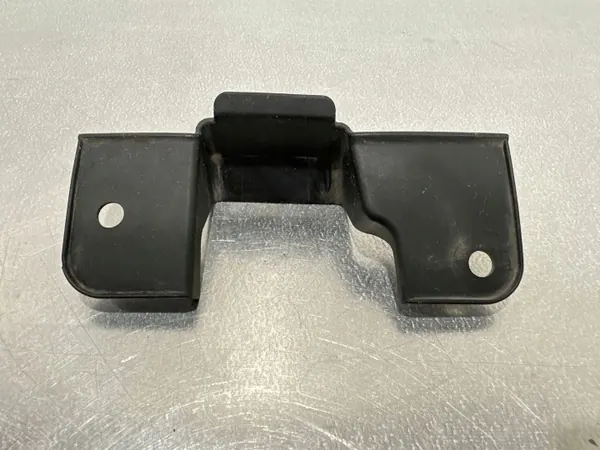 Cache de serrure capot Outlander IV OEM 5915A335 image 3