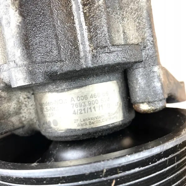 Pompe direction assistée Mercedes OEM A0064666601 2.2 CDI image 5