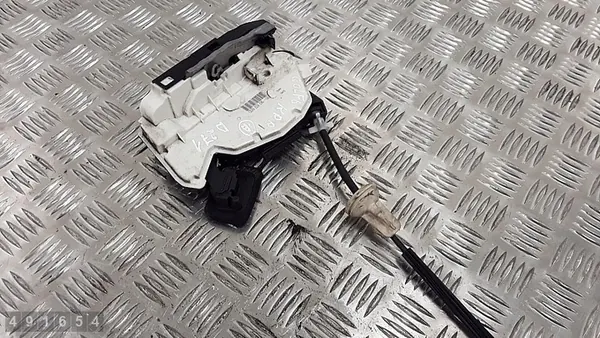 Linke Vordertürschloss VW 5K2837015D image 4