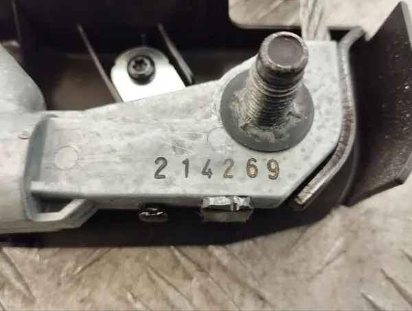 Tesla Model S 2013 Front Seat Belt Clip 0589P1000416 image 2