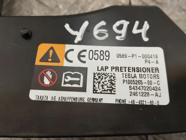 Tesla Model S 2013 Front Seat Belt Clip 0589P1000416 image 4