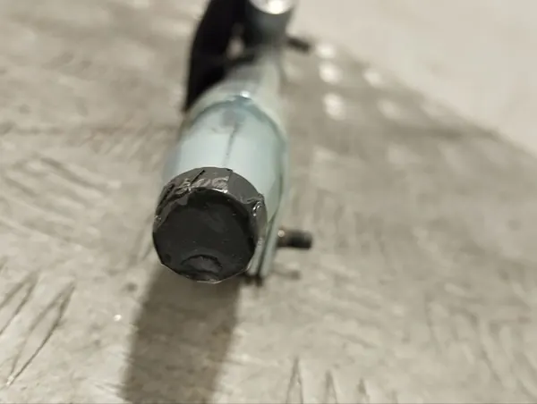 Tesla Model S 2013 Front Seat Belt Clip 0589P1000416 image 5