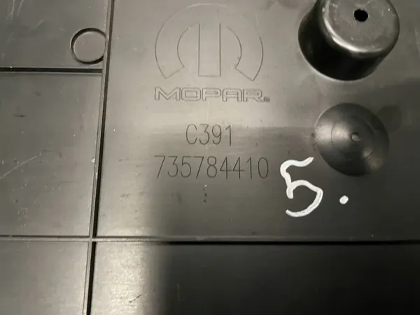 Fiat 600 rekisterikilven kiinnike - OEM-osa image 3
