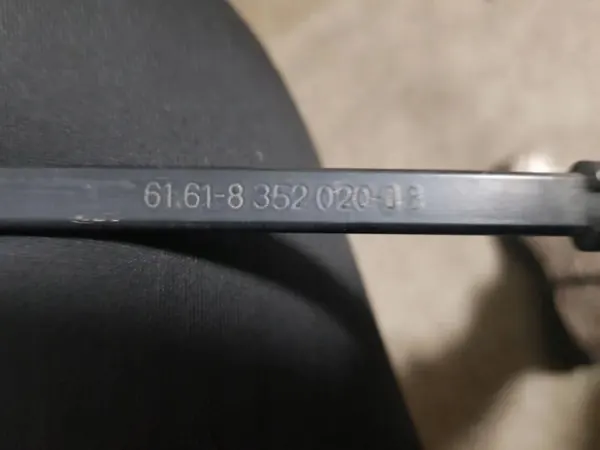 Balais d'essuie-glace avant BMW 7 E38 OEM 61618352020 image 3