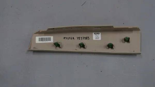 BMW F44 Cache Console Droit Oyster OEM 6994858 image 3