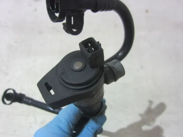Soupape de ventilation réservoir BMW OEM 7636155 N55 image 3