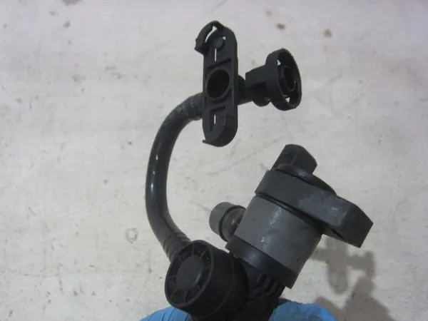 Soupape de ventilation réservoir BMW OEM 7636155 N55 image 4