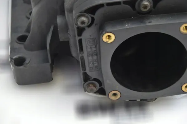 Collecteur d'admission BMW 5 (E39) 4.0L essence 1998 image 3