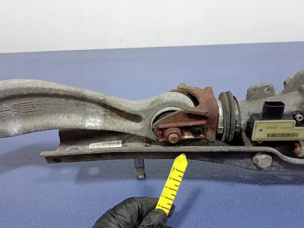 BMW F10 F11 2.0D Stuurinrichting achteras OEM 9327670 image 7