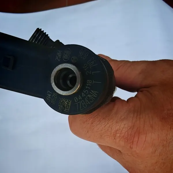 BMW E46 E87 M47 Injektorer 0445110216 image 2