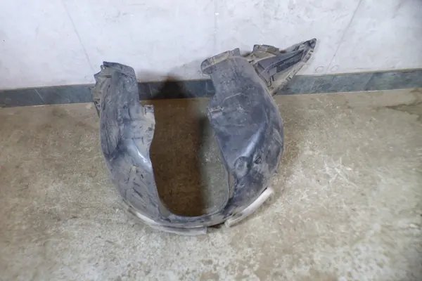 Right Front Wheel Arch Skoda Superb III image 2