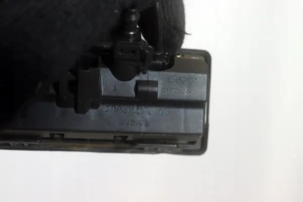 Poignée de coffre Audi A4 B9 avec caméra OEM 3V0827566L image 6