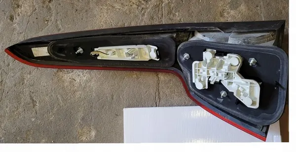 VOLVO S40/V50 2007-2012 Lámpara Trasera Derecha OEM 30763510 image 2