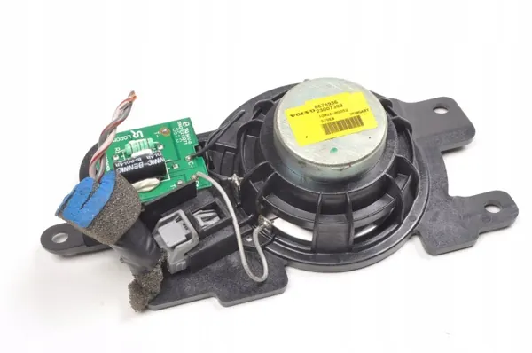 Altavoz Volvo C30 OEM 8676936 - Usado image 6