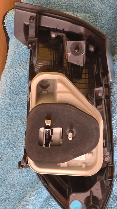 Luz trasera izquierda Peugeot 208 II 9823216780 image 6