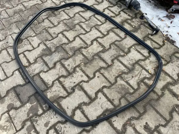 Junta de maletero OEM TMR1430 para Land Rover Discovery 5 image 5