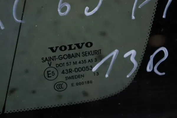 Vitre latérale arrière droite Volvo XC60 I 13R - OEM image 4