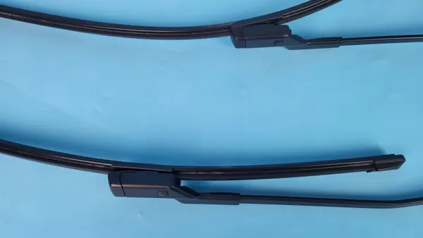 Jeu de Bras d'Essuie-Glace OEM 608000183AAA Chery Omoda 5 image 3