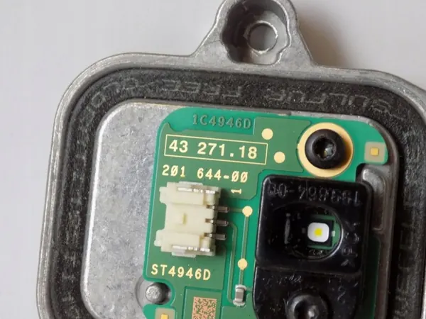 BMW 3 F30 / F31 LCI LED Module OEM: 7419615 image 4