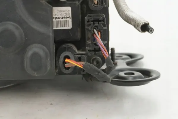 Calefactor de estacionamiento Webasto OEM 5Q0815005AD VW image 8