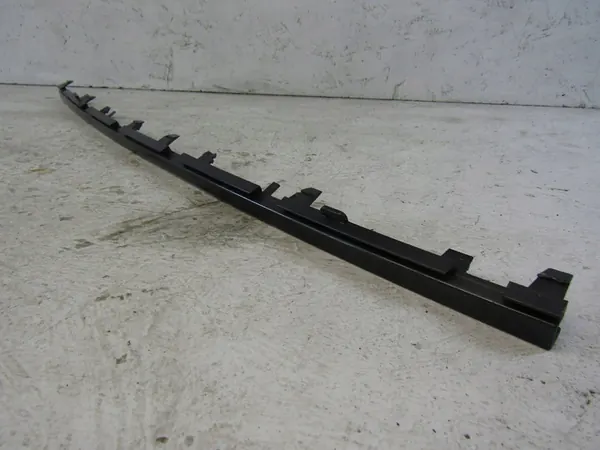 Audi Q3 II Etupuskuri Trim 83A807663A image 2