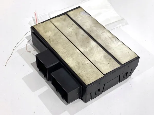 Módulo de reboque AUDI A4 B8 2007-2015 8K0907383B image 3