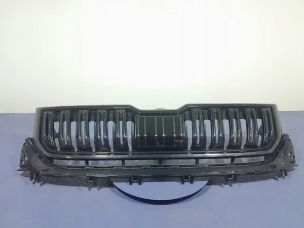 Inserção de grade SKODA KODIAQ OEM 565853663E - Usado image 2