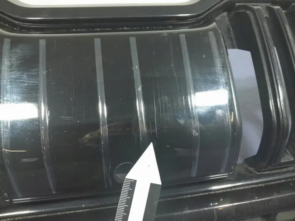 Inserção de grade SKODA KODIAQ OEM 565853663E - Usado image 5