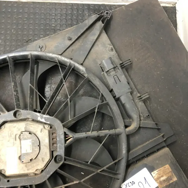 Ventilateur Volvo OEM 30665985 pour XC90 I - Occasion image 4