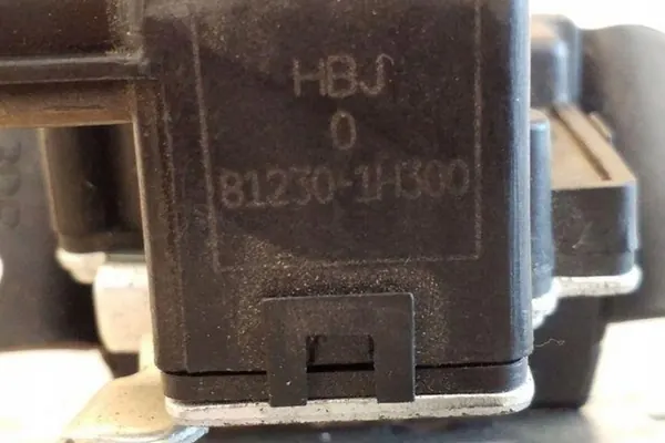 Bagagelås HYUNDAI IX35 812301H300 image 4