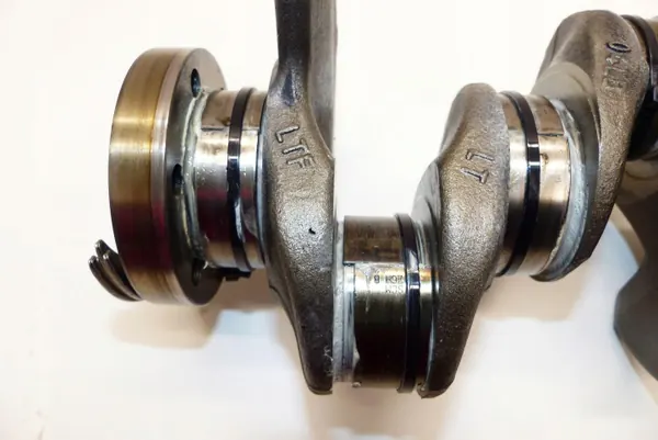 OEM 04L105263D Kampiakseli VW Golf VII 1.6 TDI:lle image 4