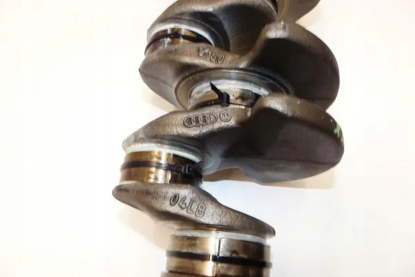 OEM 04L105263D Kampiakseli VW Golf VII 1.6 TDI:lle image 7