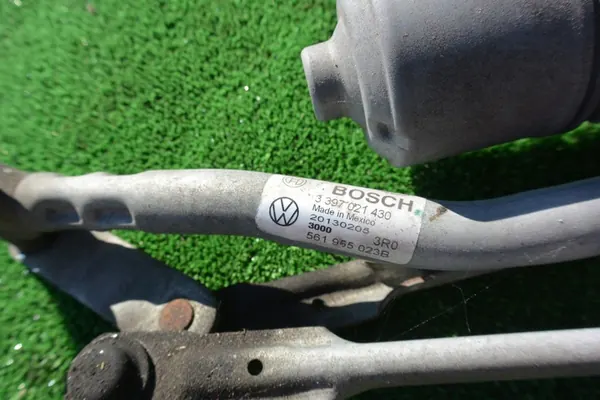 Wiper Mechanism Complete Volkswagen Passat B7 USA OEM image 3