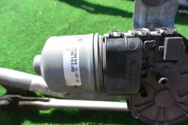 Wiper Mechanism Complete Volkswagen Passat B7 USA OEM image 4