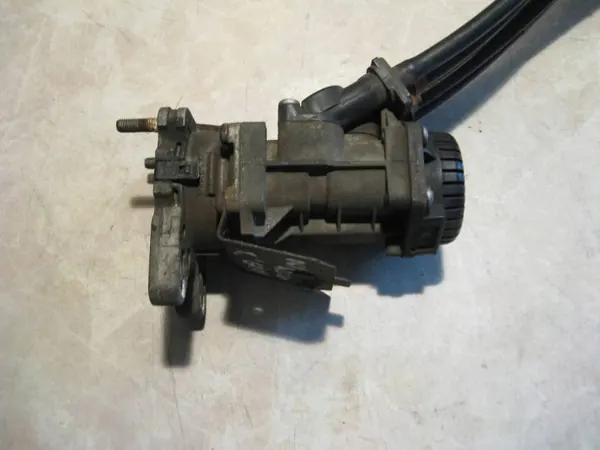Renault OE hoofdremklep OEM R5010525216 image 2
