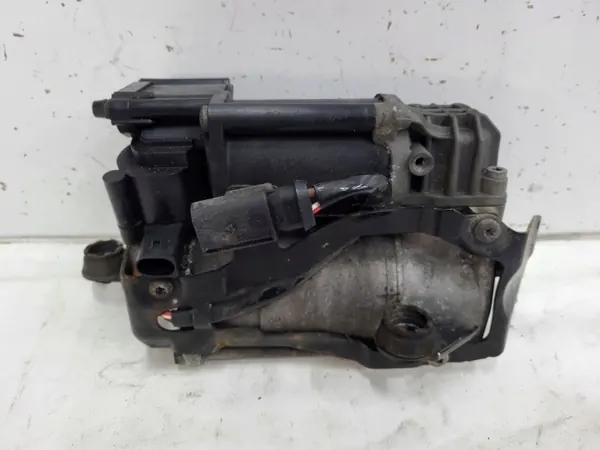 Compresseur Suspension Mercedes W205 W213 W253 A2053200104 image 3