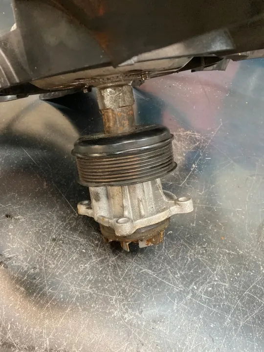 Pompe à eau OEM 5H22-8600-HA pour Range Rover Sport image 3