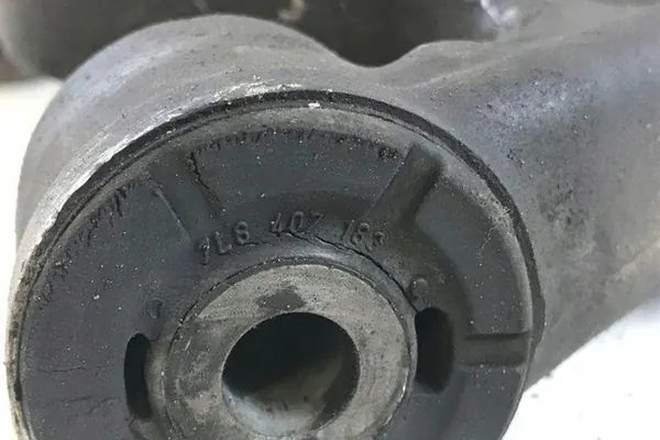 Braccio di Controllo Anteriore AUDI Q7 2008 image 3