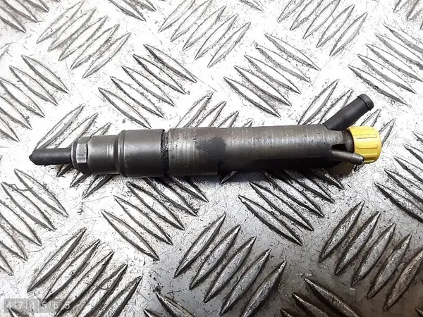 Iniettore VW Golf 2000 1900tdi 028130202p image 2